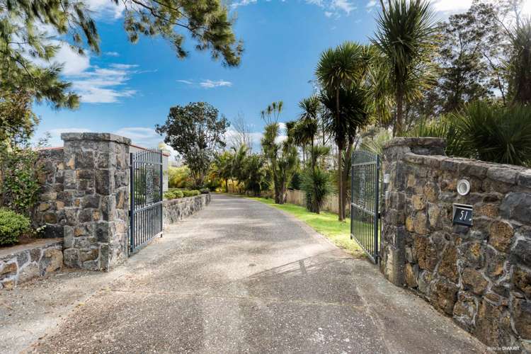 51 Bernard Magnus Lane Greenhithe_24