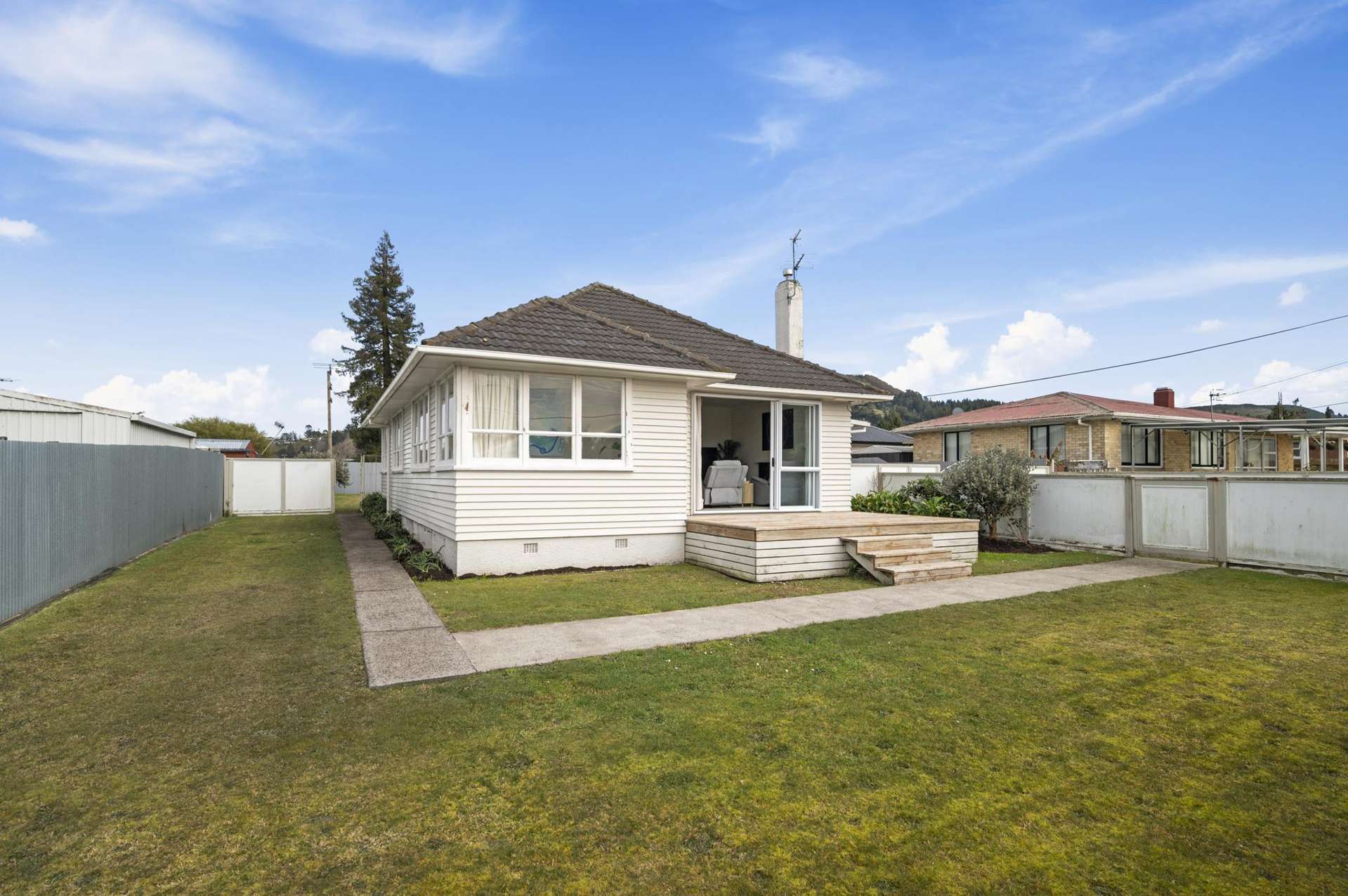 2 Tapsell Road Fairy Springs_0