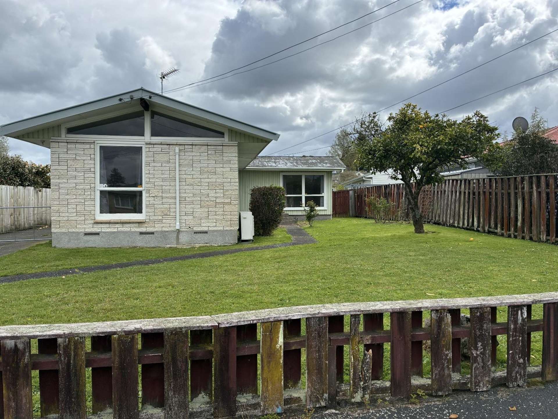 19 Carrington Avenue 1076_0