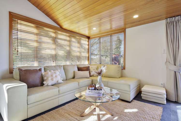 49b Regency Crescent Redwood_13