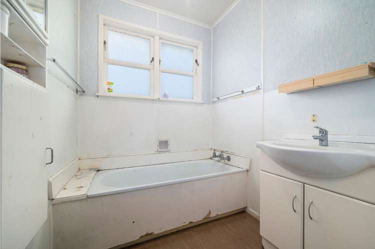 4 Hingaia Street Turangi_11