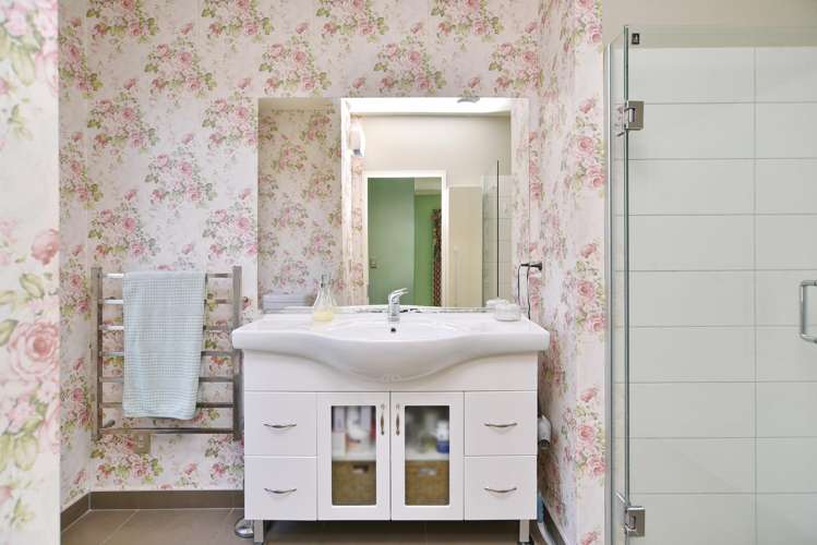 2 Henley Green Northwood_14