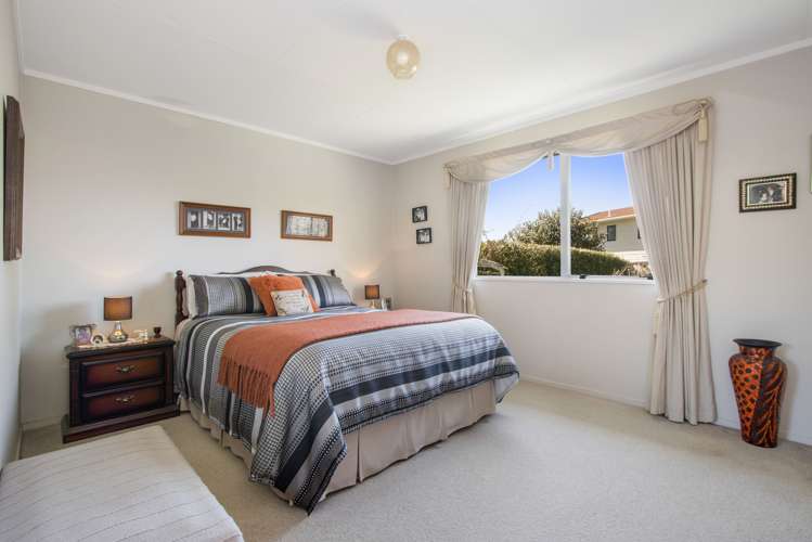 2 Adela Stewart Drive Athenree_11