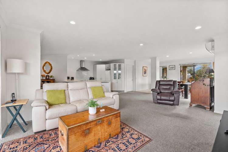 14 Lochiel Place Te Kamo_6