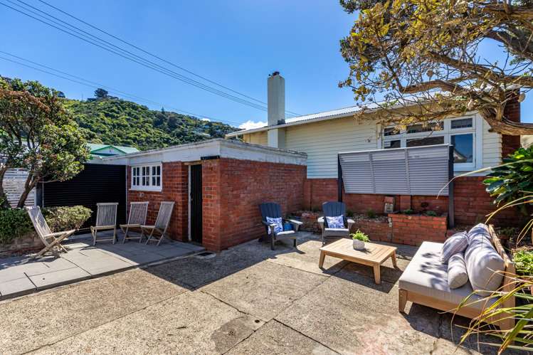 132 Lyall Parade Lyall Bay_10