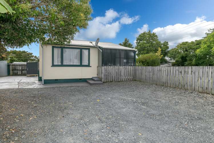 53 Mardon Road Enderley_12