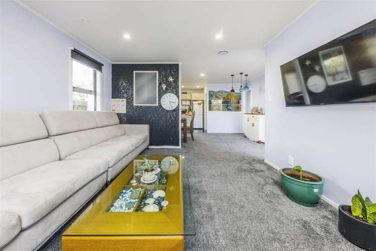 97 Everglade Drive Totara Heights_3