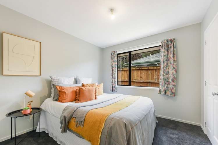 6 Carleton Place Toi Toi_15