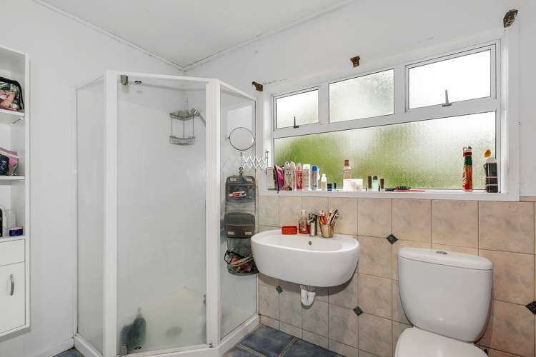 86 Point England Road Point England_12