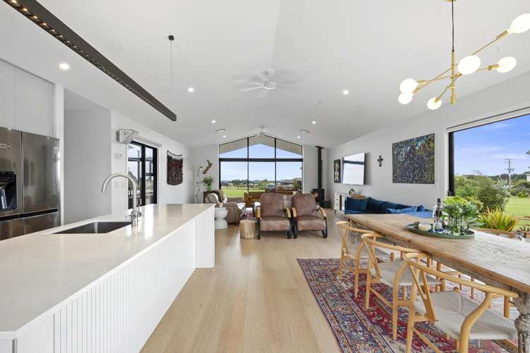 1506 Egmont Road Egmont Village_9