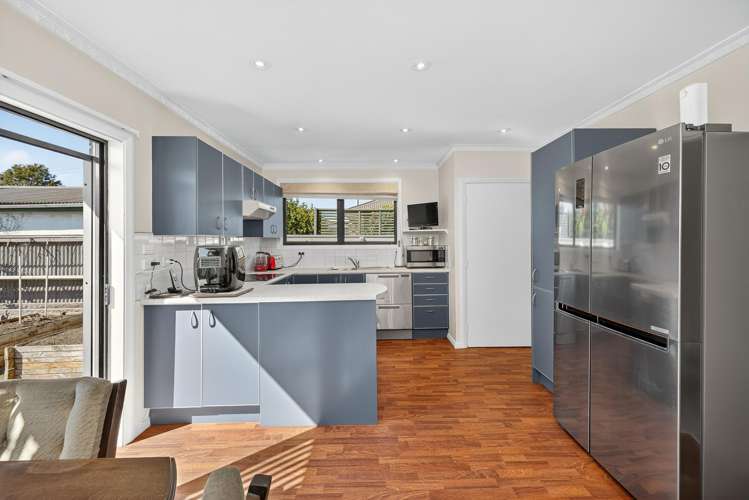 84 Greenhaven Drive Burwood_6