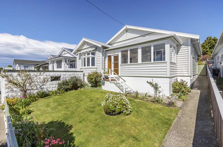 33 Palm Avenue Lyall Bay_17