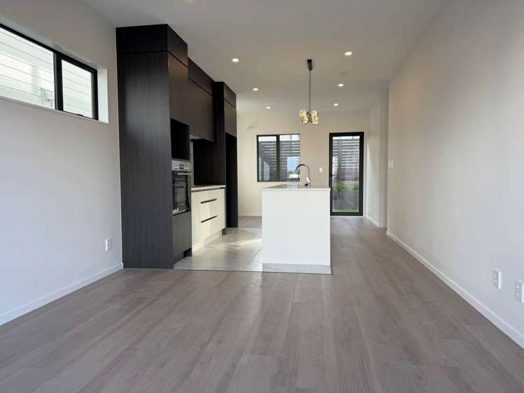 3 Greenbrier Street Westgate_11