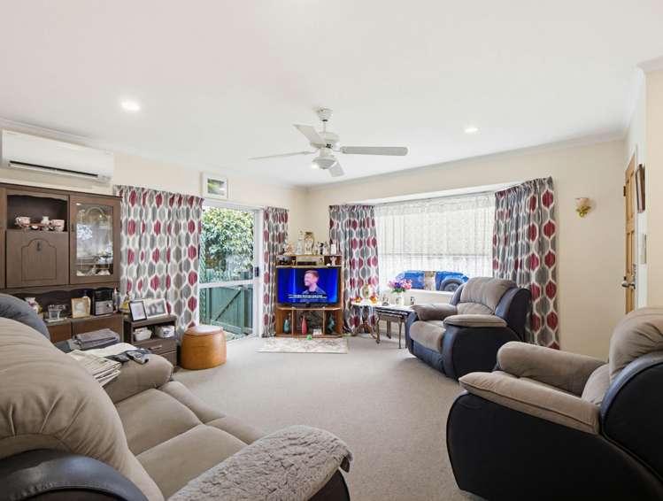 15 Kingsbury Avenue_3