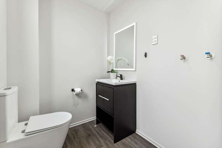 97/2 Armoy Drive East Tamaki_11