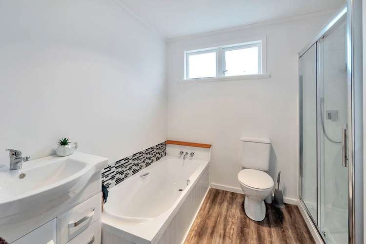 332 Glengarry Road Glen Eden_9