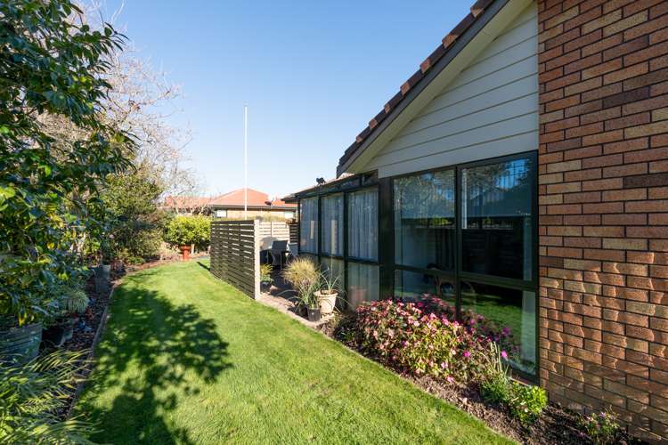 83 Grosvenor Gardens Flagstaff_15