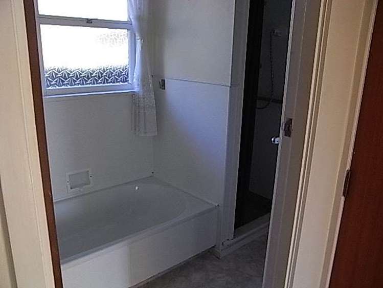 2/61 Rawhiti Road One Tree Hill_9