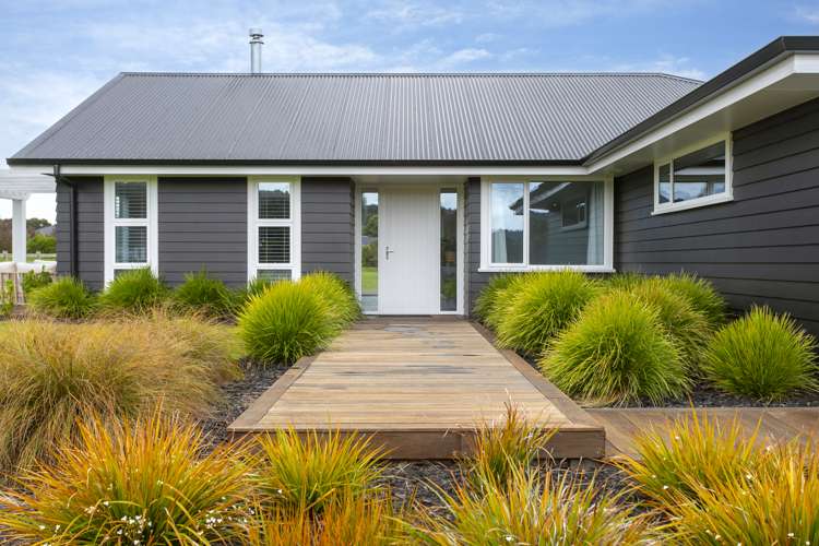 6 Kahikatea Drive Kinloch_2