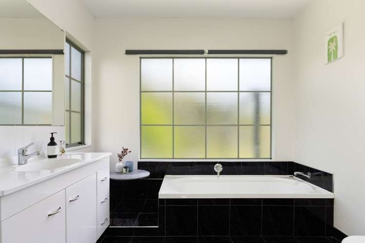 26 Repongaere Road Patutahi_17