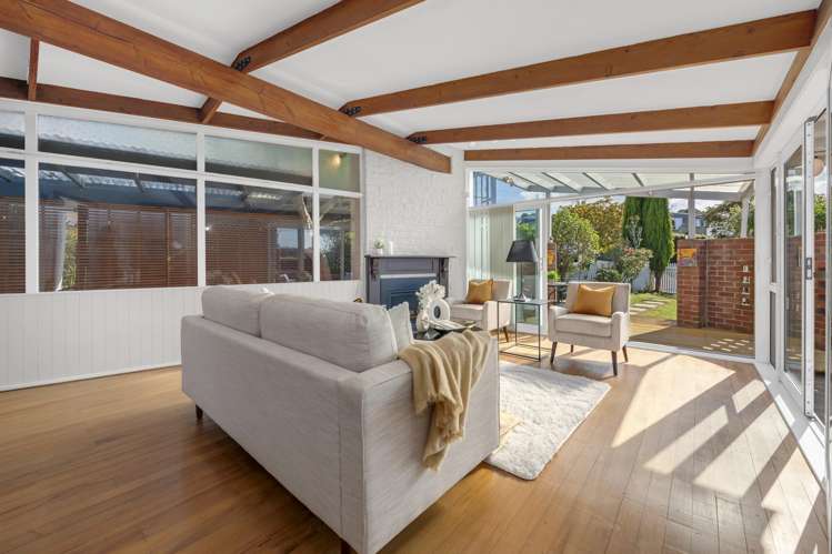 27 Colmar Road Mellons Bay_2