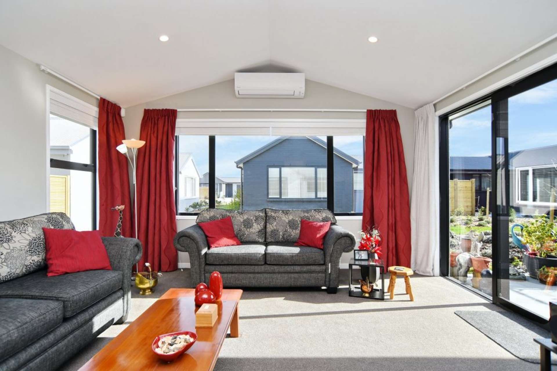 202/30 Bob Robertson Drive Woodend_0