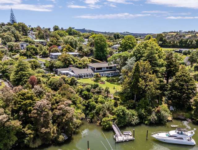 Coastal Elegance with Private Floating Jetty