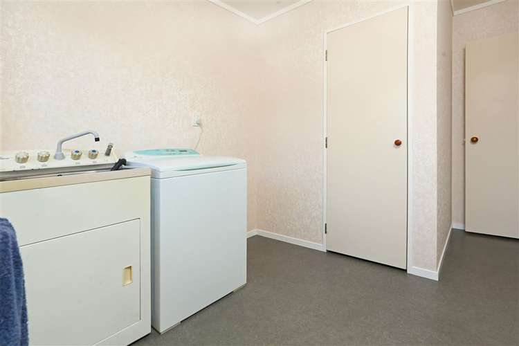 10 Tirohunga Drive Henderson_16