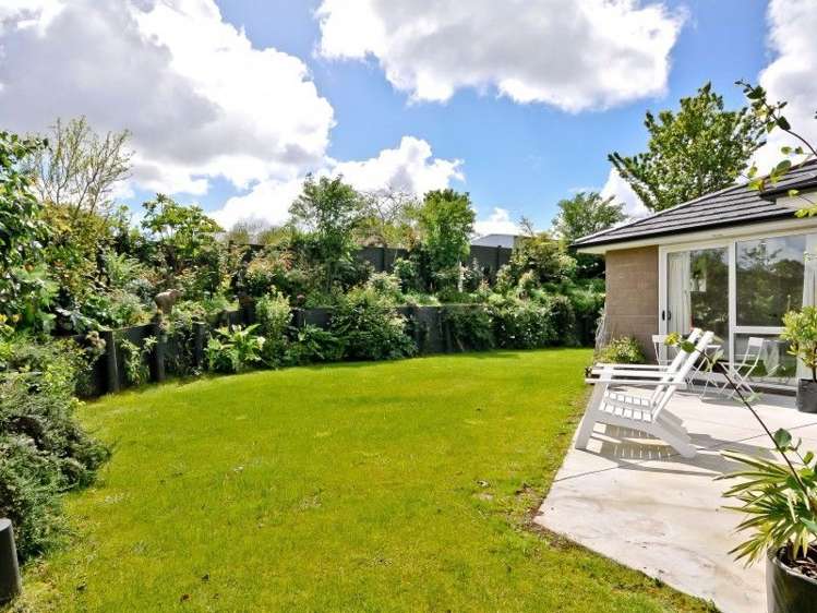 9 Cabourne Drive Glenview_20