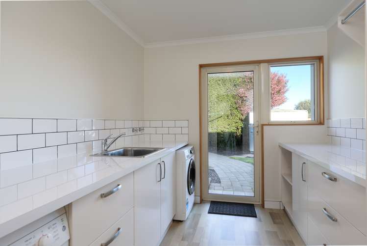 2 Highfield Grove Richmond_14