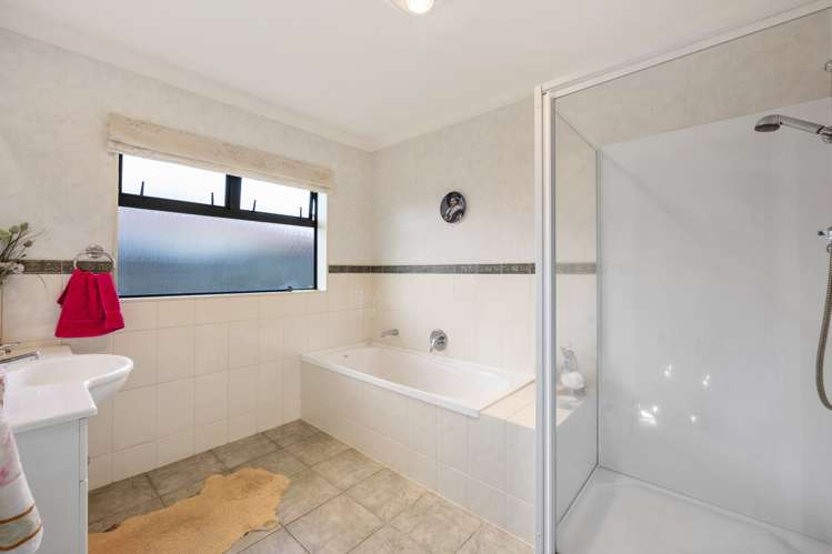 8 Courtenay Place Owhata_14