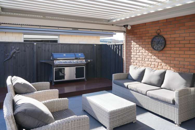 2/4 Wineberry Avenue Amberley_6