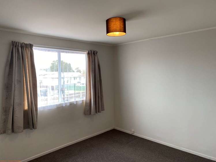 8 Haumia Way Otara_3