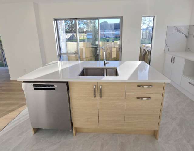 8a Taurima Avenue Point England_4