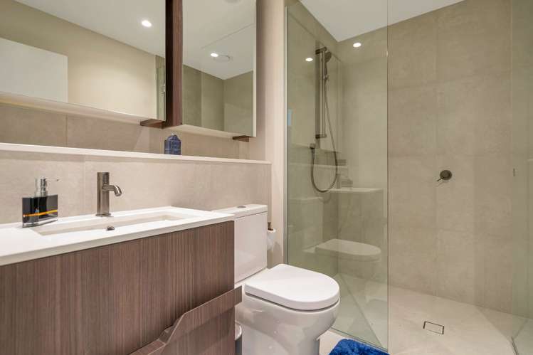 2005/10 Commerce Street 10015_8