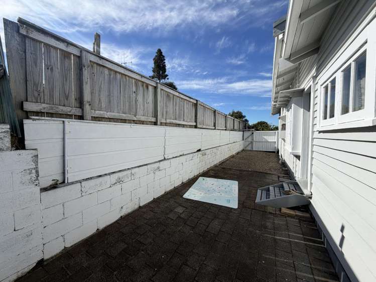 2/118B MacFarlane Street 1074_7