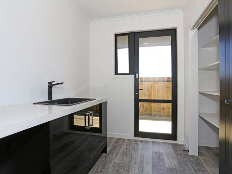 2 Mahi Grove Feilding_20