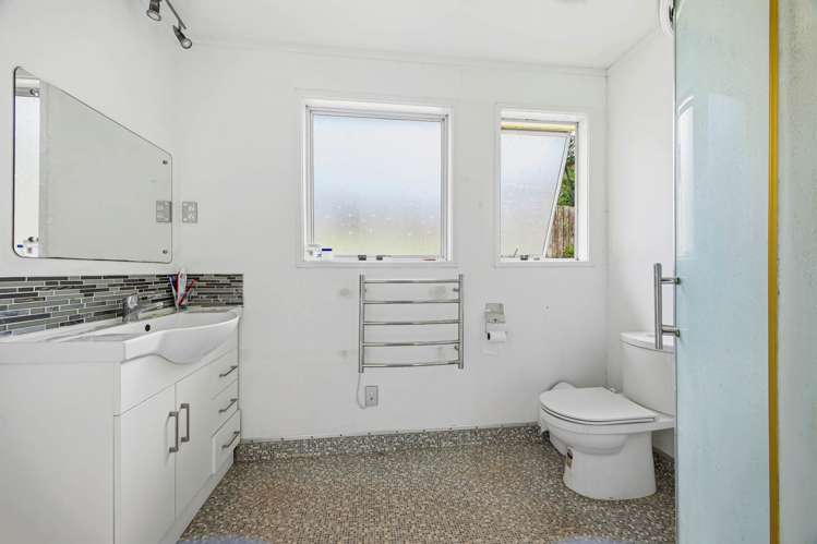 4 Hewlett Road Massey_16