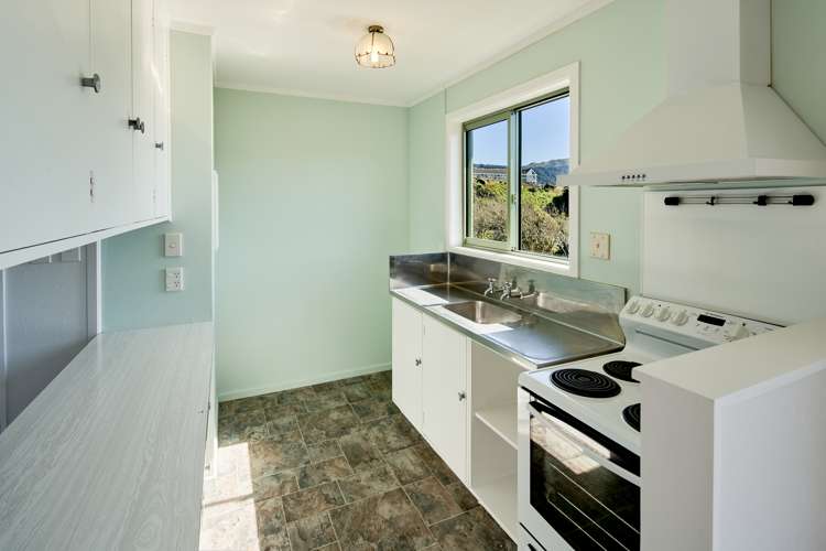 1a Sunrise Boulevard Tawa_10