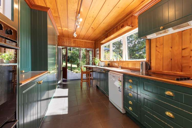 221 Laingholm Drive Laingholm_3