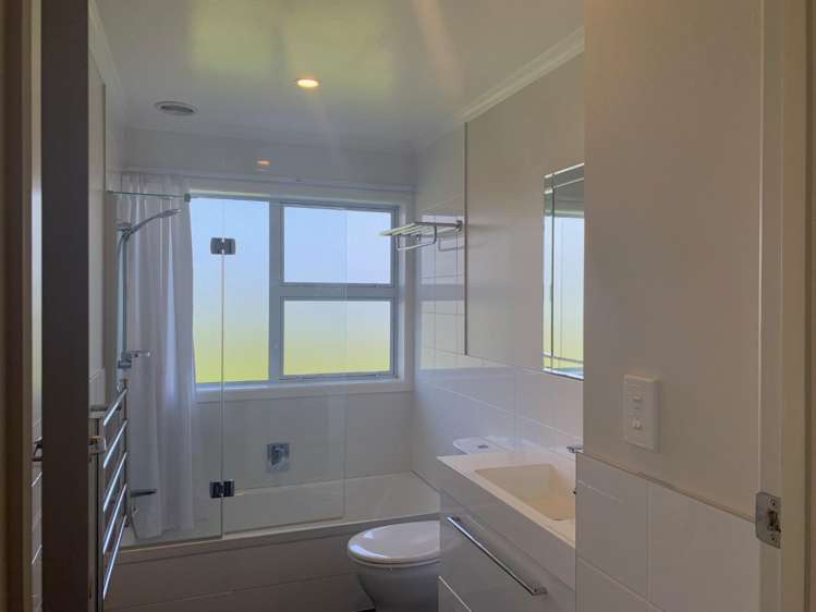 144 King Road Inglewood_19