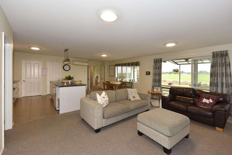 4 Reeds Road Darfield_6