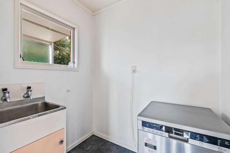 9 Raewyn Street Morningside_14