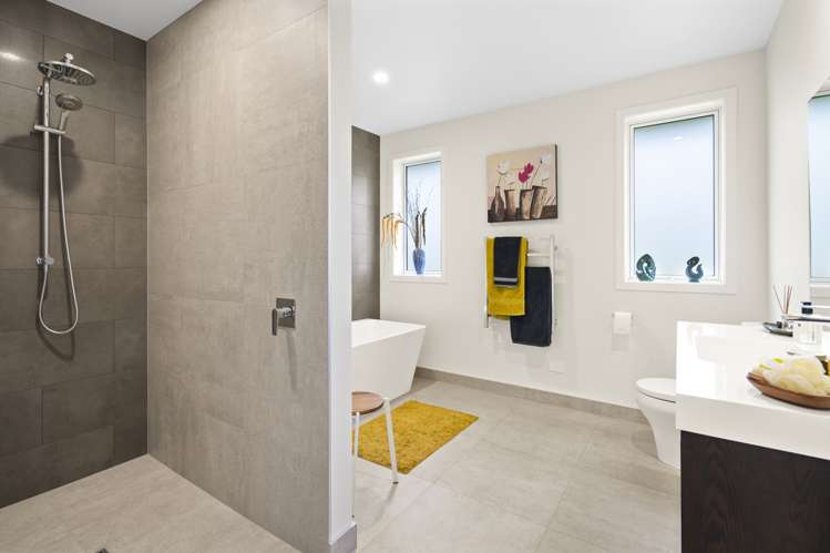 13 Alan Livingston Drive Cambridge_13