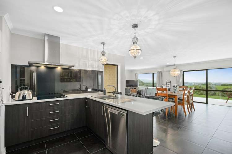 10 Waihinahina Way Mahia_2