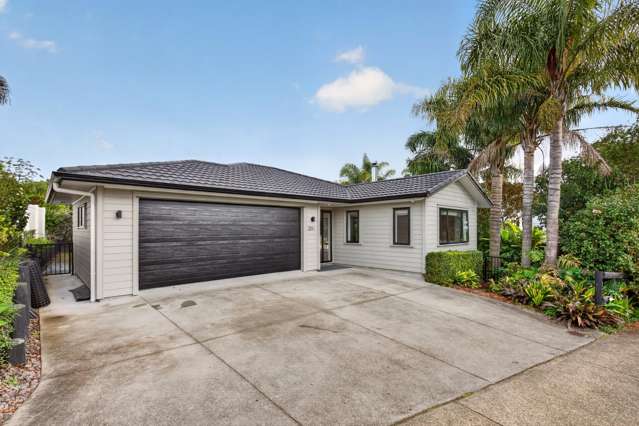 20B Cambridge Road Riverhead_1