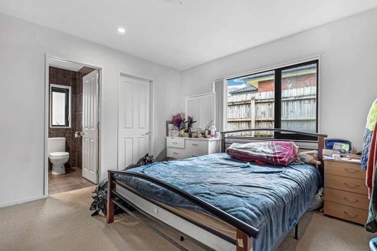 24 McKittrick Avenue Flat Bush_12