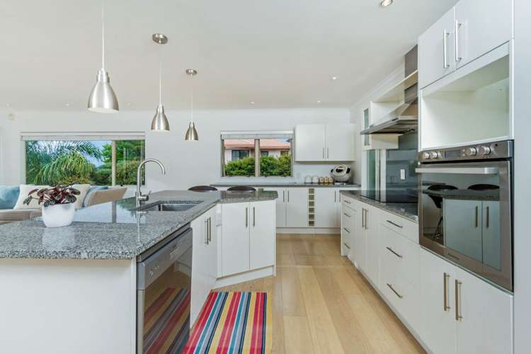 18 Saint Clair Place Browns Bay_13