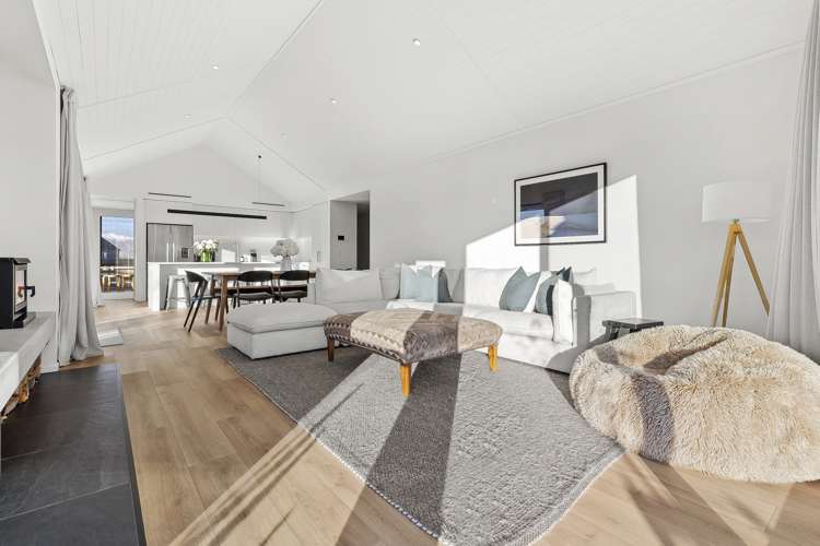 21 Rua Street Albert Town_5