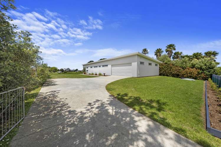 1158 East Coast Road Kaiaua_27